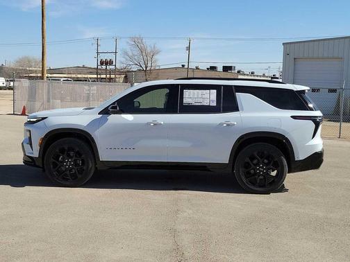 Polar White Tricoat 2026 Chevrolet Traverse RS