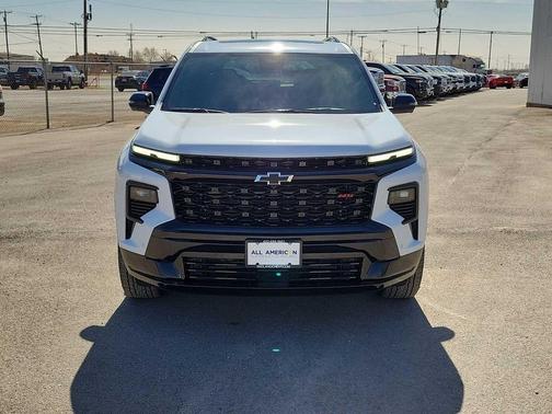 Polar White Tricoat 2026 Chevrolet Traverse RS