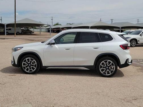 Mineral White Metallic 2023 BMW X1 xDrive28i