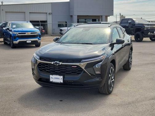 Mosaic Black Metallic 2026 Chevrolet Trax FWD 2RS