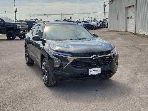 Mosaic Black Metallic 2026 Chevrolet Trax FWD 2RS