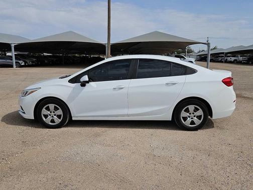 Summit White 2018 Chevrolet Cruze LS