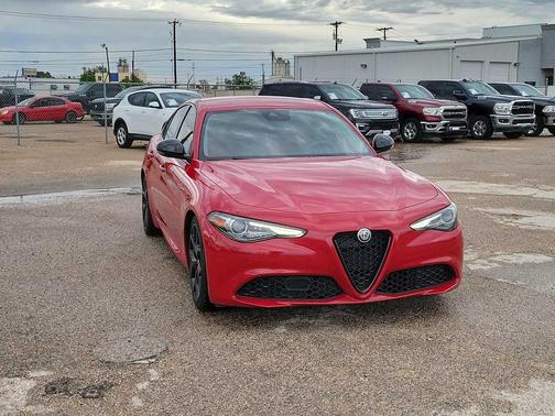 Alfa Rosso 2020 Alfa Romeo Giulia Base