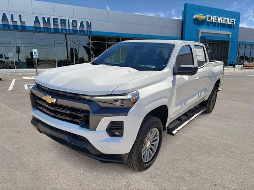 Summit White 2026 Chevrolet Colorado LT