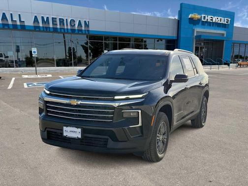 Mosaic Black Metallic 2026 Chevrolet Traverse LT