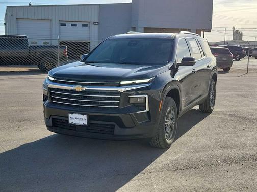 Mosaic Black Metallic 2026 Chevrolet Traverse LT