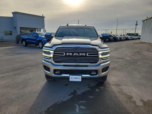 2019 RAM 2500 Laramie Crew Cab 4x4 6'4' Box