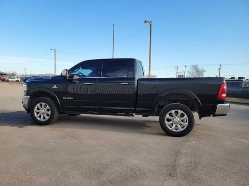 2019 RAM 2500 Laramie Crew Cab 4x4 6'4' Box