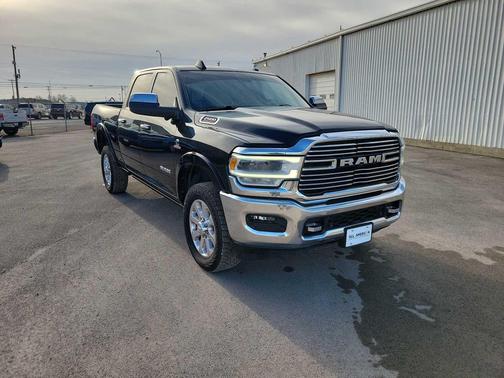 2019 RAM 2500 Laramie Crew Cab 4x4 6'4' Box
