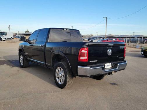 2019 RAM 2500 Laramie Crew Cab 4x4 6'4' Box