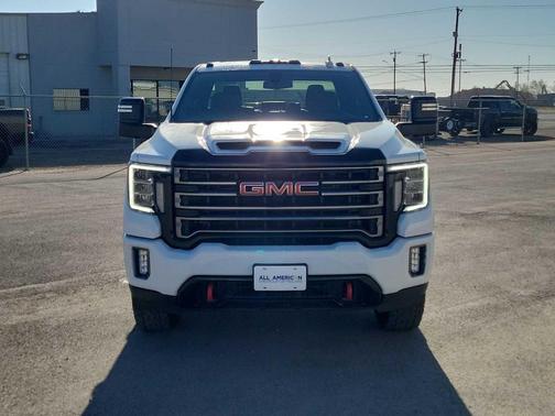 Summit White 2023 GMC Sierra 2500 AT4