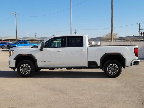 Summit White 2023 GMC Sierra 2500 AT4