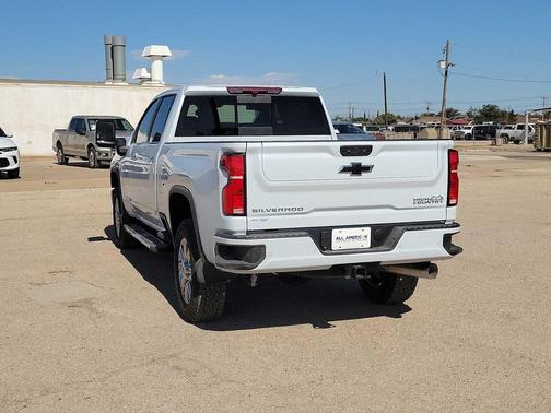 Polar White Tricoat 2026 Chevrolet Silverado 2500 High Country