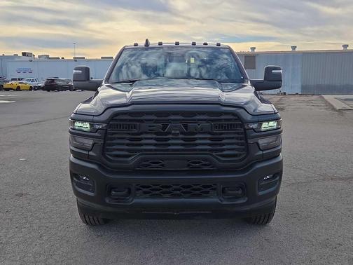 2025 RAM 2500 Tradesman Crew Cab 4x4 6'4' Box
