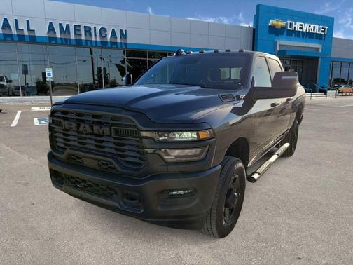 2025 RAM 2500 Tradesman Crew Cab 4x4 6'4' Box