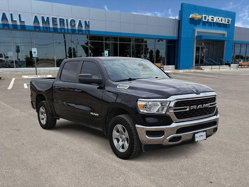 Diamond Black Crystal Pearlcoat 2023 RAM 1500 Lone Star