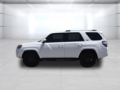 Photo 3 of 25 of 2020 Toyota 4Runner Limited