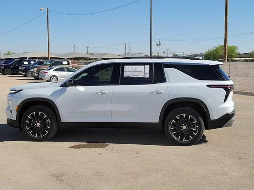 Polar White Tricoat 2026 Chevrolet Traverse LT