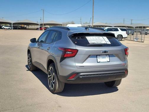 Sterling Gray Metallic 2026 Chevrolet Trax FWD 2RS
