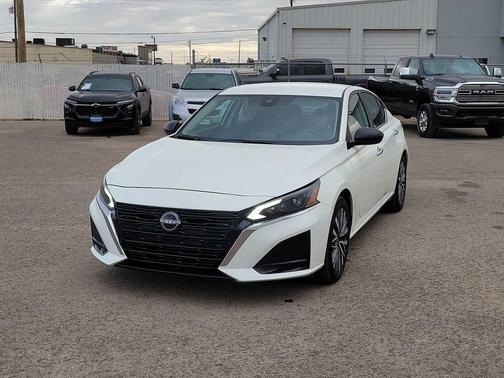 2025 Nissan Altima SV FWD