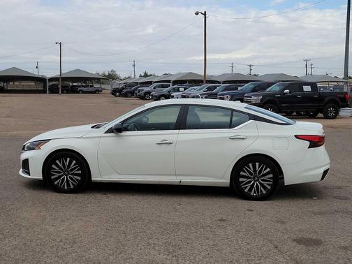 2025 Nissan Altima SV FWD