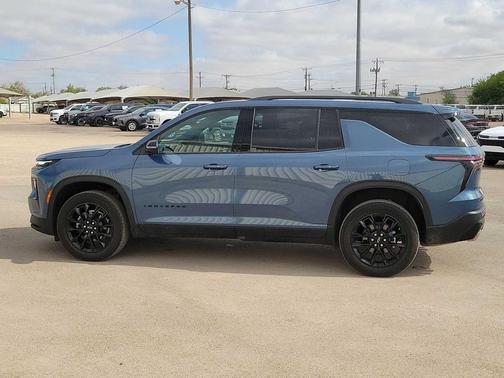 Lakeshore Blue Metallic 2025 Chevrolet Traverse LT