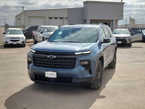 Lakeshore Blue Metallic 2025 Chevrolet Traverse LT