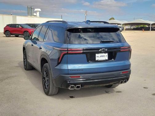 Lakeshore Blue Metallic 2025 Chevrolet Traverse LT