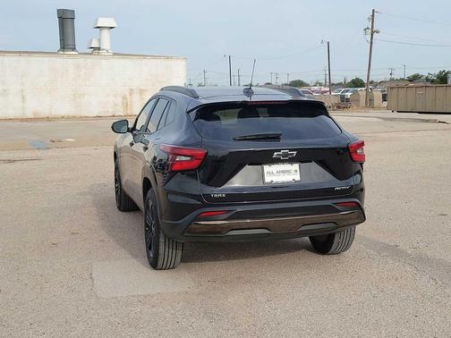 Mosaic Black Metallic 2025 Chevrolet Trax FWD ACTIV