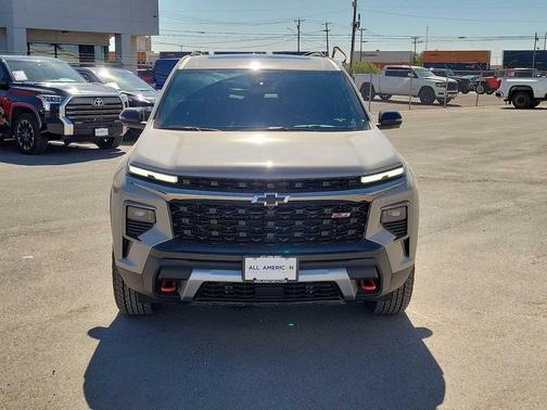 Sandstone Gray 2026 Chevrolet Traverse AWD Z71