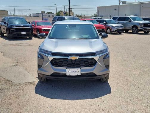Sterling Gray Metallic 2026 Chevrolet Trax LS