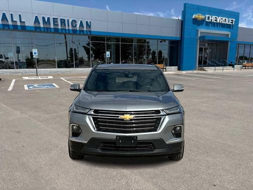 Sterling Gray Metallic 2023 Chevrolet Traverse LT Cloth