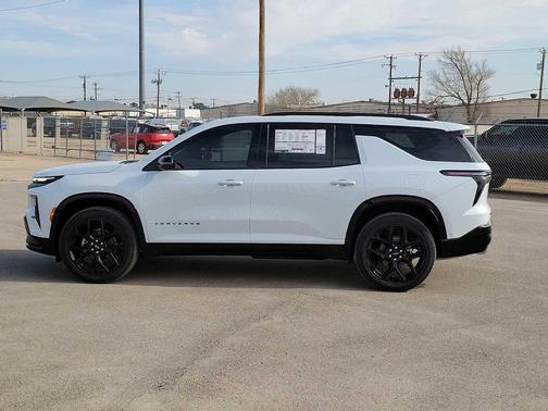 Polar White Tricoat 2026 Chevrolet Traverse RS