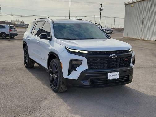 Polar White Tricoat 2026 Chevrolet Traverse RS