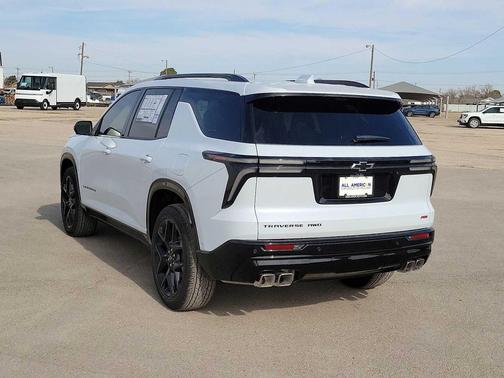 Polar White Tricoat 2026 Chevrolet Traverse RS