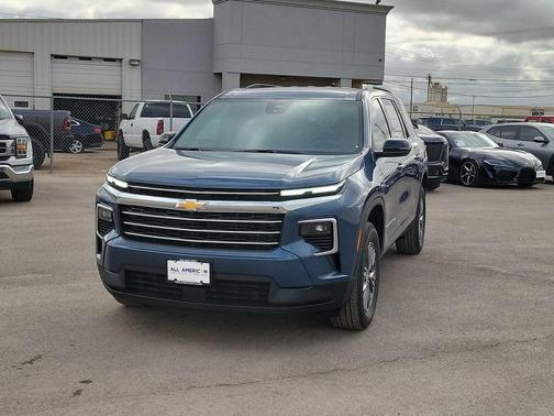 Lakeshore Blue Metallic 2026 Chevrolet Traverse LT