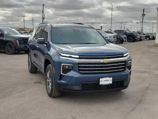 Lakeshore Blue Metallic 2026 Chevrolet Traverse LT
