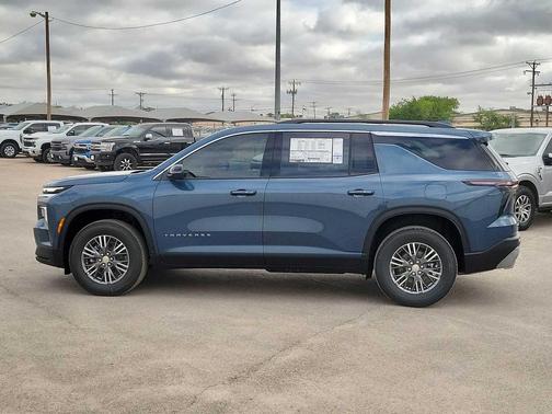 Lakeshore Blue Metallic 2026 Chevrolet Traverse LT
