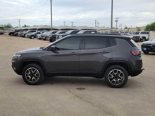 Baltic Gray Metallic Clearcoat 2024 Jeep Compass Trailhawk