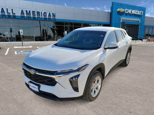 2025 Chevrolet Trax LS
