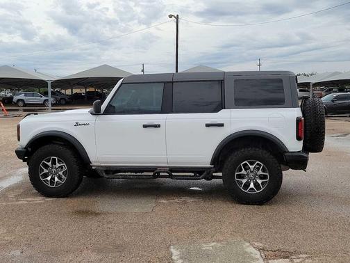 OXFORD WHITE 2024 Ford Bronco Badlands