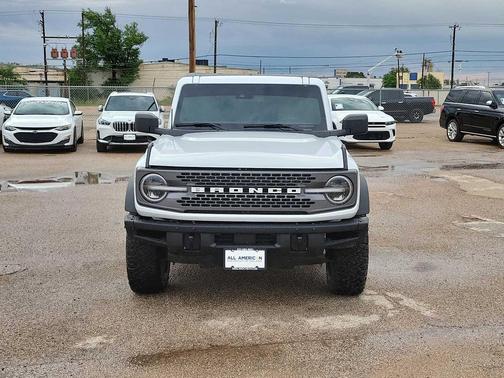 OXFORD WHITE 2024 Ford Bronco Badlands