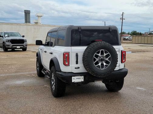 OXFORD WHITE 2024 Ford Bronco Badlands
