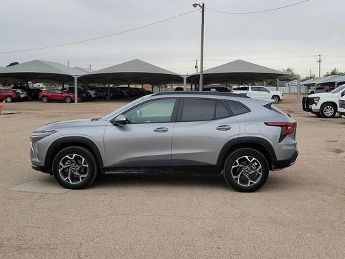 Sterling Gray Metallic 2025 Chevrolet Trax LT