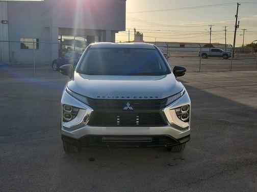 2024 Mitsubishi Eclipse Cross LE