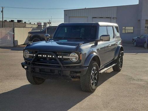 CARBONIZED GRAY METALLIC 2022 Ford Bronco Outer Banks