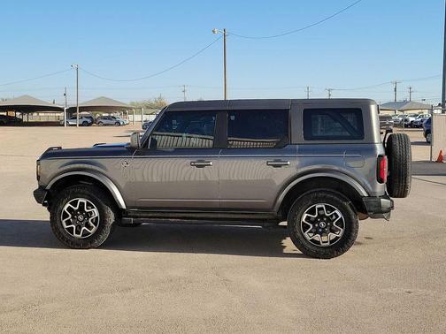 CARBONIZED GRAY METALLIC 2022 Ford Bronco Outer Banks