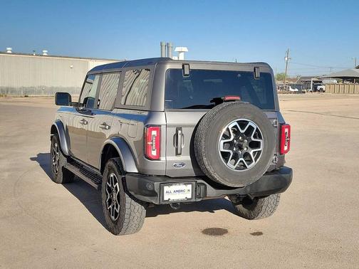 CARBONIZED GRAY METALLIC 2022 Ford Bronco Outer Banks