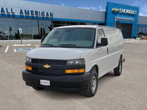 2026 Chevrolet Express 2500 LT