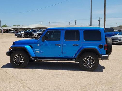 Hydro Blue Pearlcoat 2024 Jeep Wrangler 4-Door Sahara 4x4